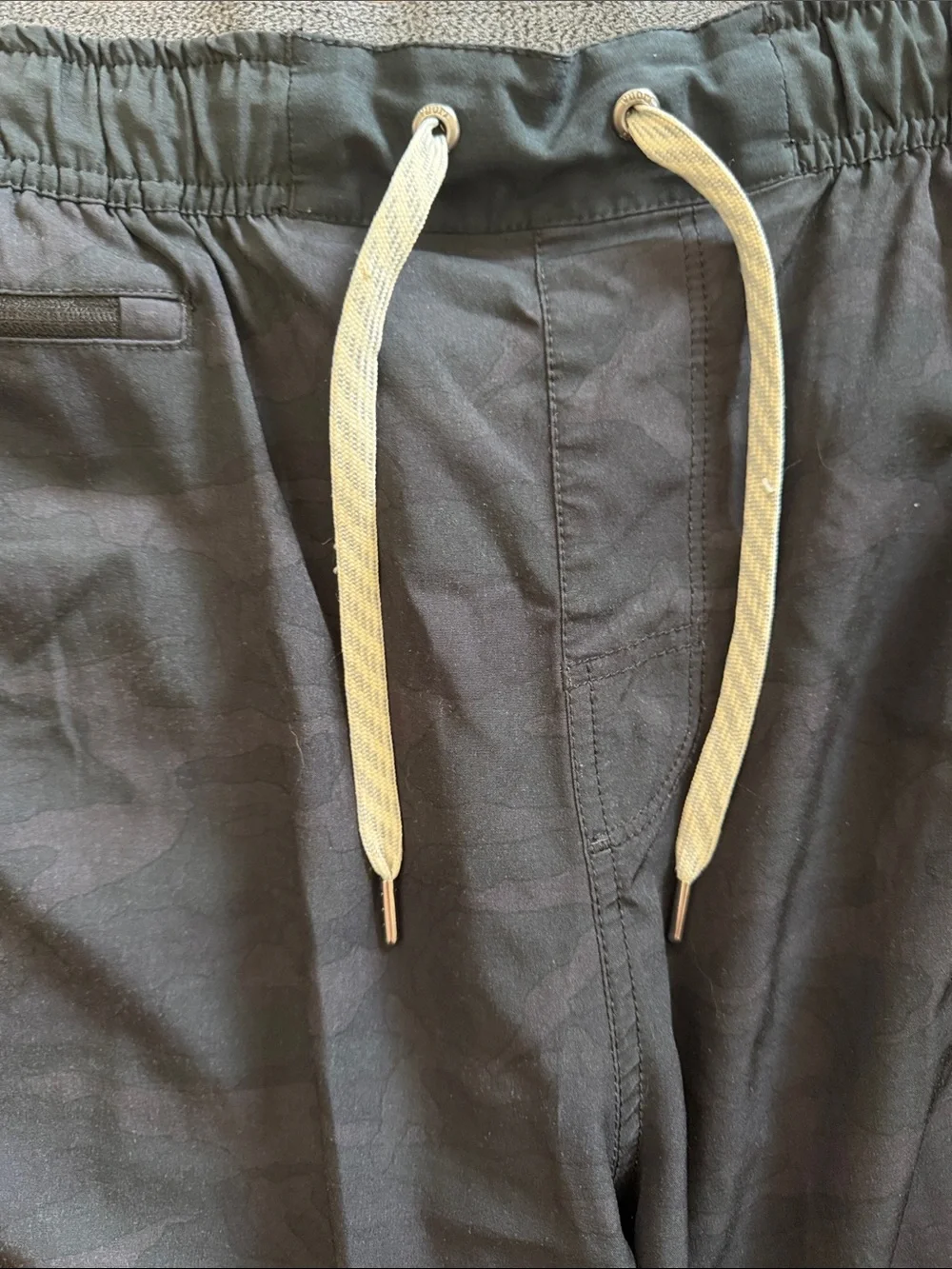Vuori stylish black
